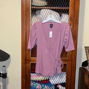 Gap wrap top